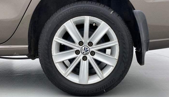 2016 Volkswagen Vento HIGHLINE PETROL, Petrol, Manual, 25,060 km, Left Rear Wheel
