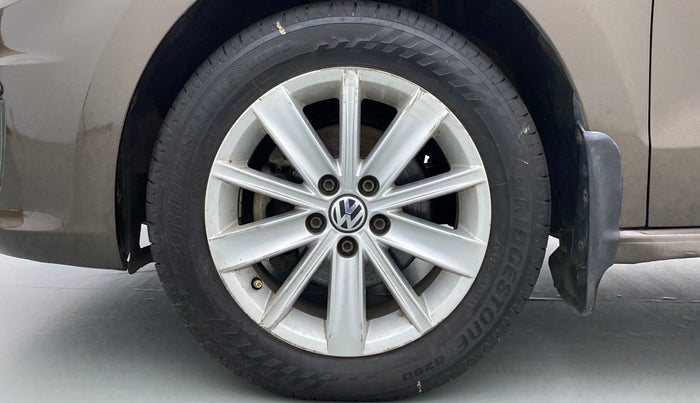 2016 Volkswagen Vento HIGHLINE PETROL, Petrol, Manual, 25,060 km, Left Front Wheel