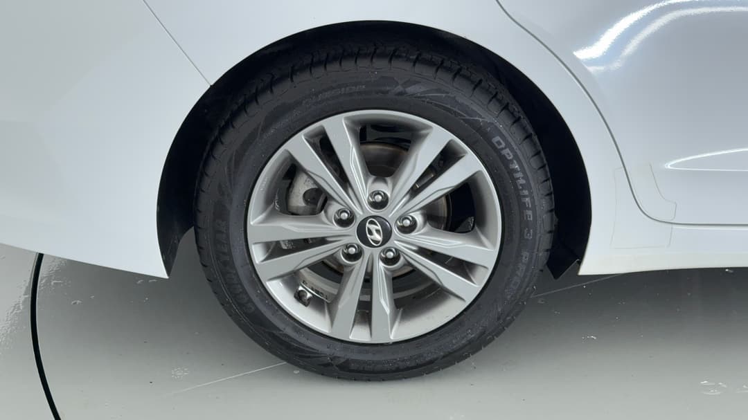 2017 Hyundai Elantra Active 2.0 Mpi, Automatic, 130483 km, Right Rear Wheel