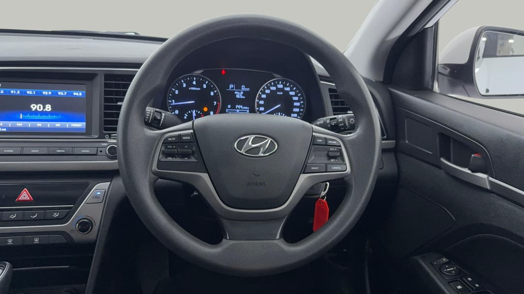 2017 Hyundai Elantra Active 2.0 Mpi, Automatic, 130483 km, Steering Wheel Close-up