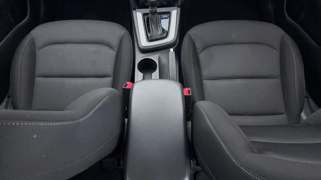 2017 Hyundai Elantra Active 2.0 Mpi, Automatic, 130483 km, Center Console