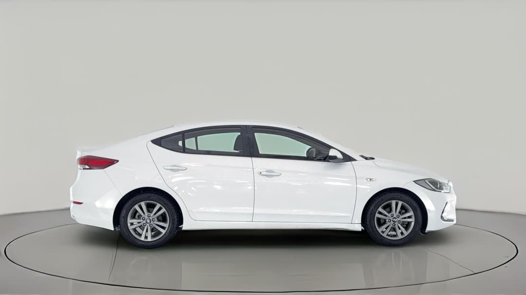 2017 Hyundai Elantra Active 2.0 Mpi, Automatic, 130483 km, Right Side View