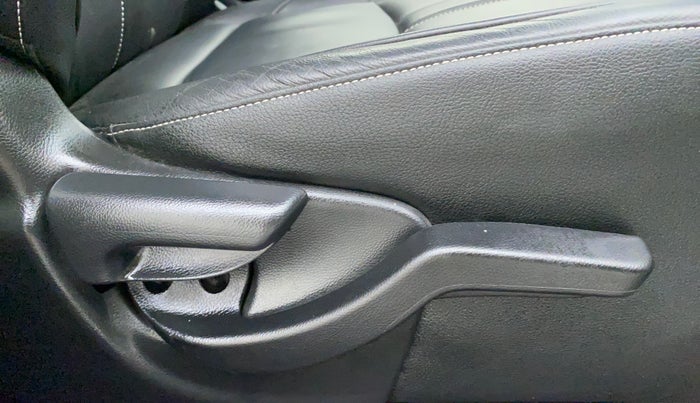 2018 Honda BR-V 1.5L I-VTEC VX, Petrol, Manual, 19,733 km, Driver Side Adjustment Panel