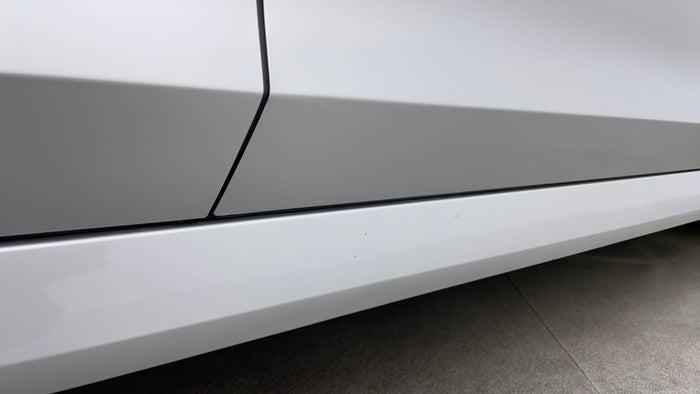 Kia K5-Running Board  RHS Running Board  Minor Scratches