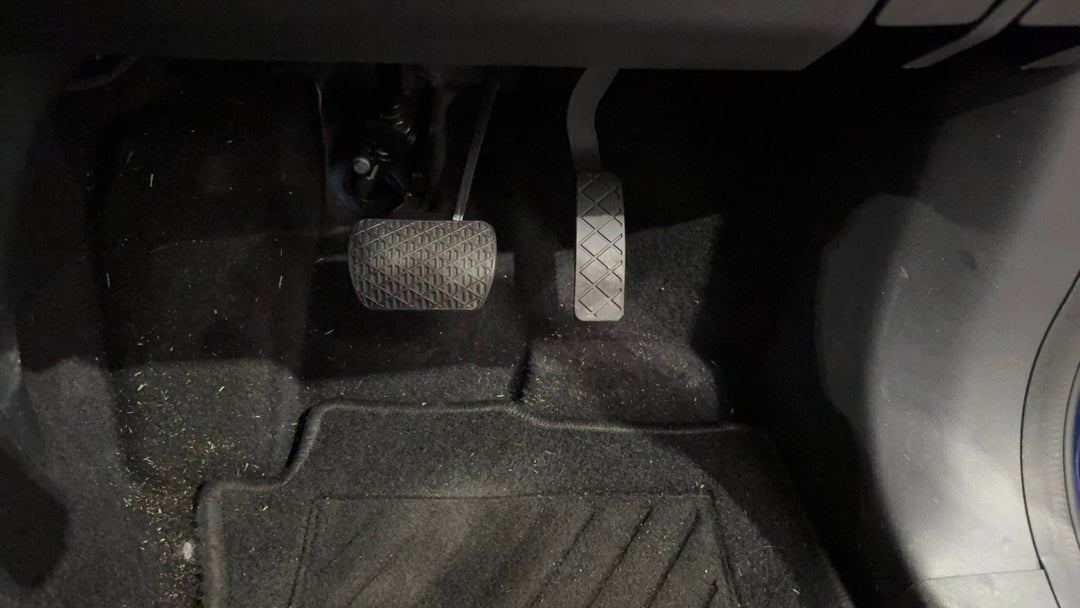 2021 MG ZS Excite, Automatic, 16946 km, Pedals and Footmat