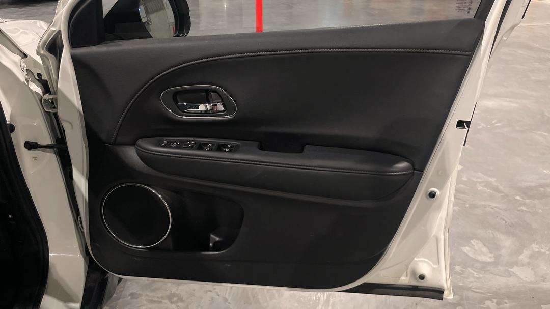 2017 Honda HR-V Vti-l, Automatic, 91076 km, Speaker View