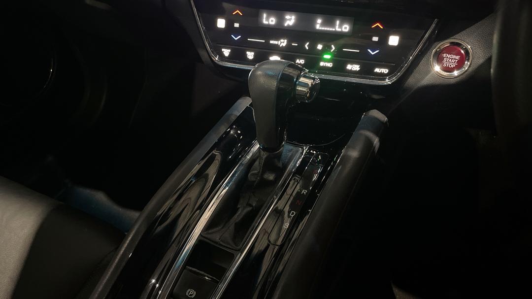 2017 Honda HR-V Vti-l, Automatic, 91076 km, Gear Lever 