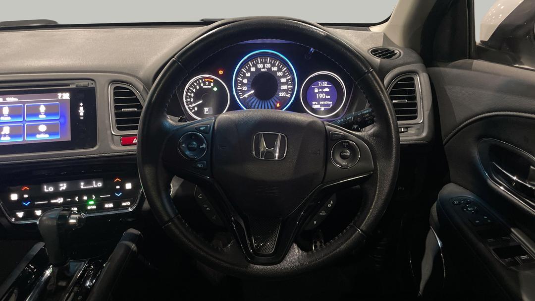 2017 Honda HR-V Vti-l, Automatic, 91076 km, Steering Wheel Close-up