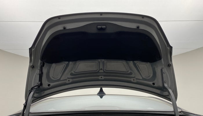 2016 Hyundai Verna FLUIDIC 1.6 SX VTVT, Petrol, Manual, 85,892 km, Boot Door Open