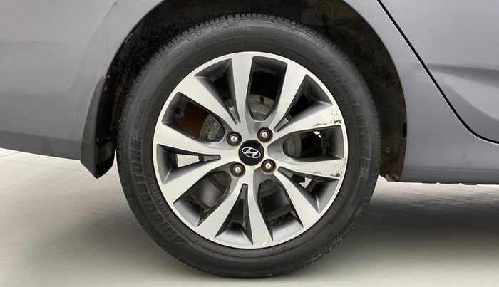 2016 Hyundai Verna FLUIDIC 1.6 SX VTVT, Petrol, Manual, 85,892 km, Right Rear Wheel