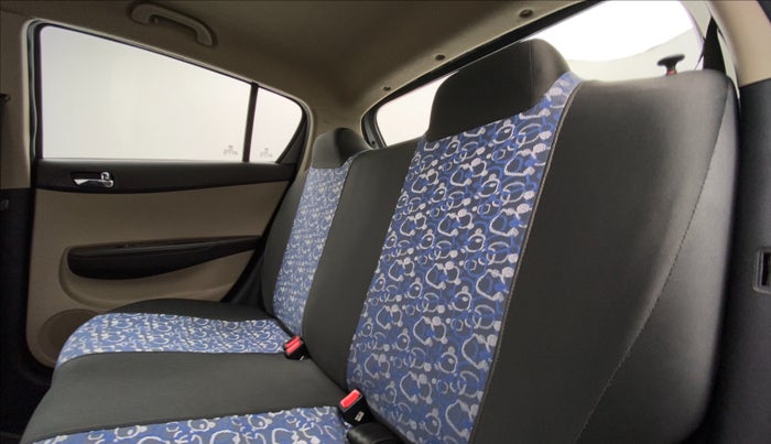 2013 Hyundai i20 MAGNA 1.2 VTVT, Petrol, Manual, 39,711 km, Right Side Rear Door Cabin