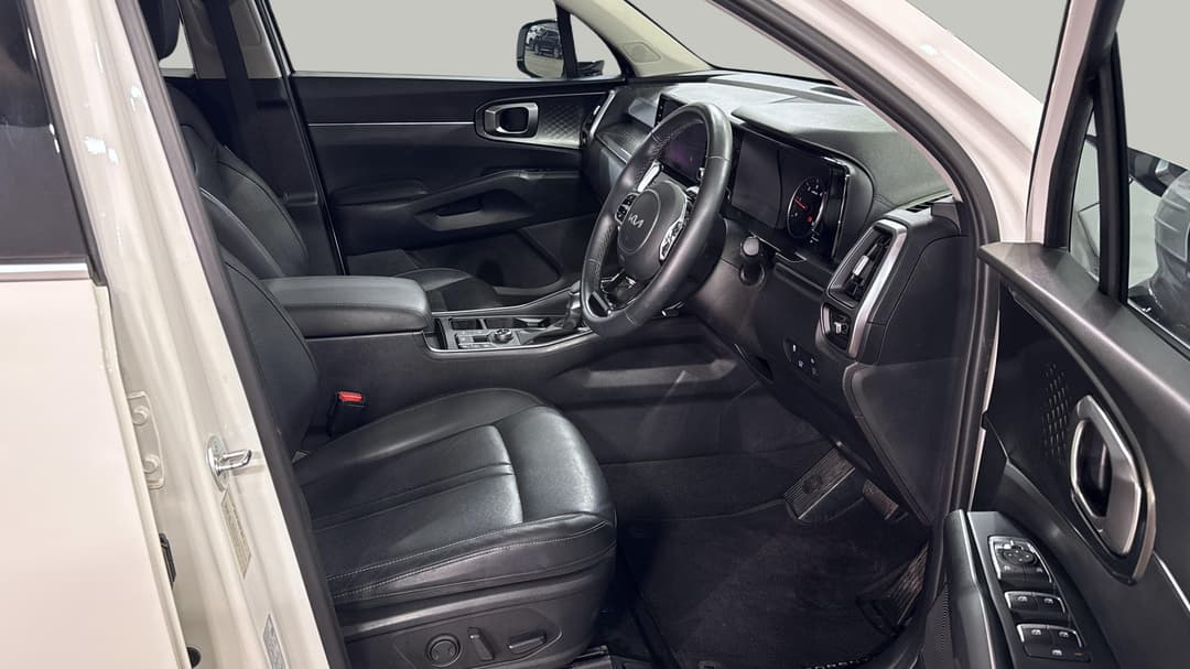2023 Kia Sorento Sport+ 7 Seat, Automatic, 30016 km, Right Side Front Door Cabin View
