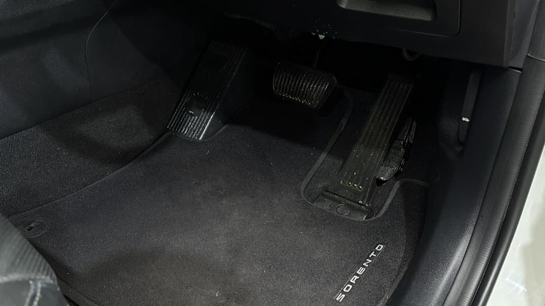 2023 Kia Sorento Sport+ 7 Seat, Automatic, 30016 km, Pedals and Footmat