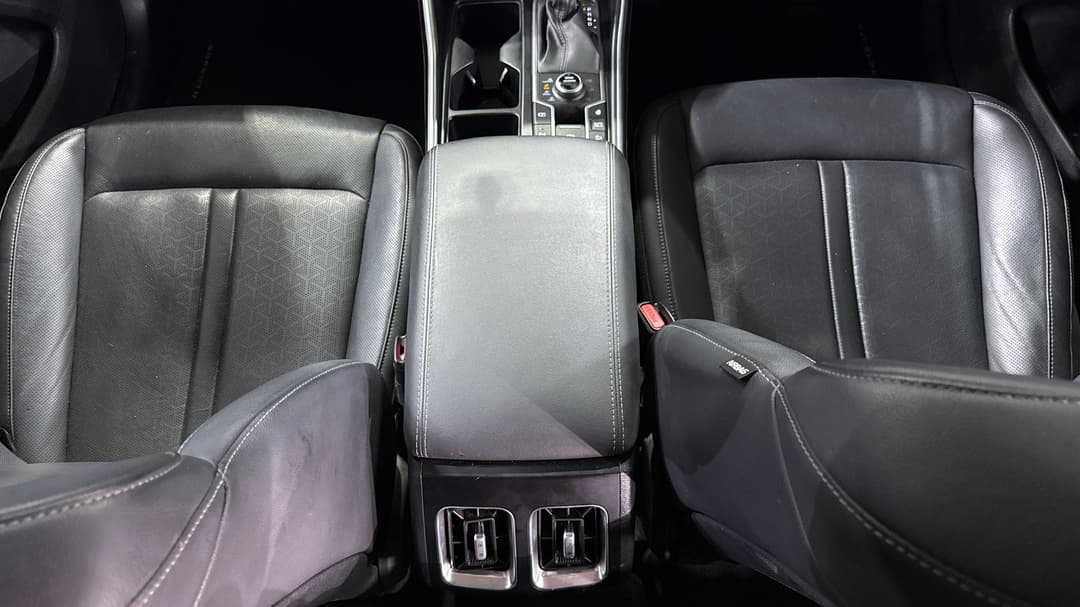 2023 Kia Sorento Sport+ 7 Seat, Automatic, 30016 km, Center Console
