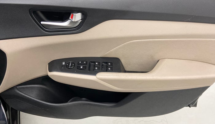 2020 Hyundai Verna S PLUS 1.5 VTVT, Petrol, Manual, 31,552 km, Driver Side Door Panels Control
