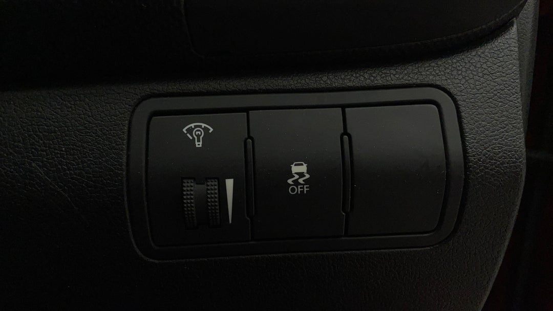 2018 Hyundai Accent Sport, Automatic, 139937 km, Utility Switches/Buttons