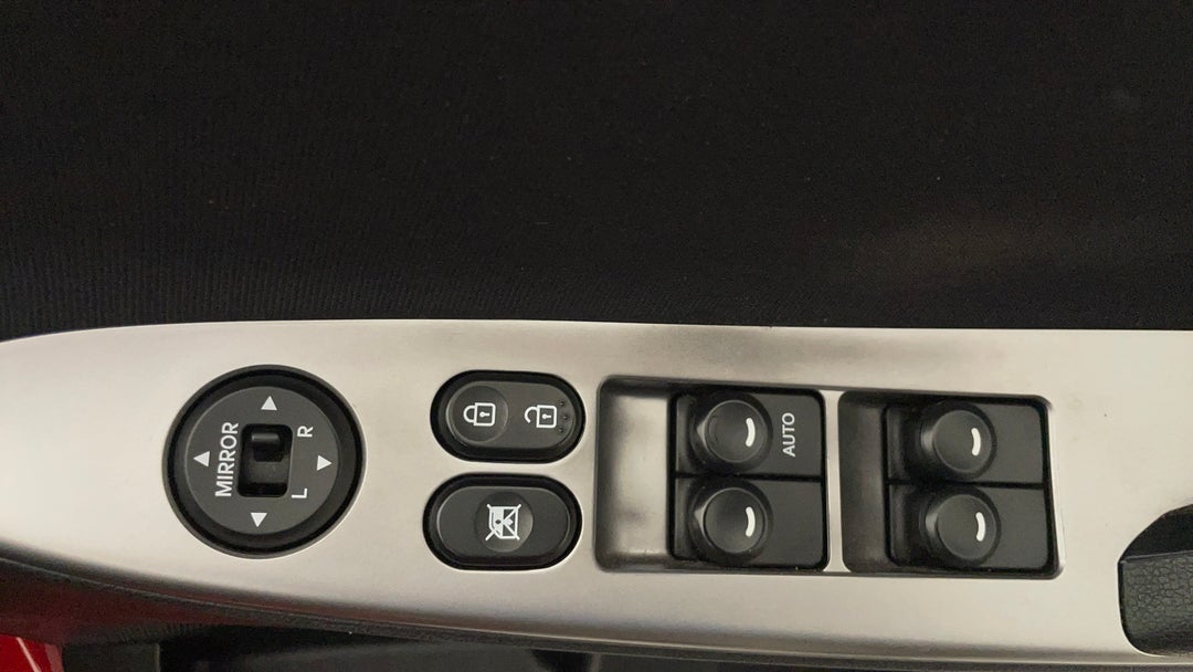 2018 Hyundai Accent Sport, Automatic, 139937 km, Drivers Side Door Panel Controls