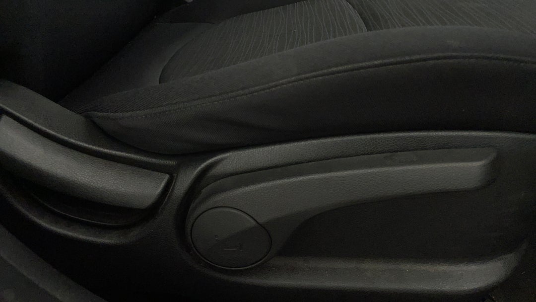 2018 Hyundai Accent Sport, Automatic, 139937 km, Drivers Side Adjustment Panel