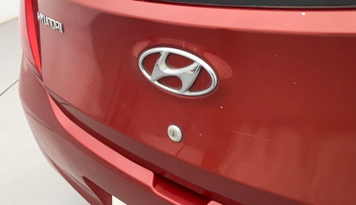 2013 Hyundai Eon ERA +, Petrol, Manual, 92,495 km, Dicky (Boot door) - Slightly dented