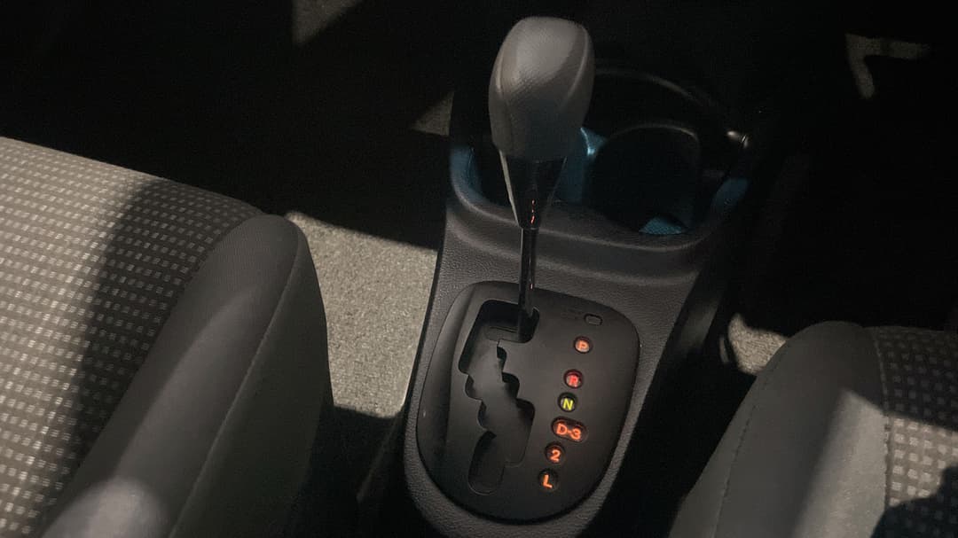 2018 Toyota Yaris Ascent, Automatic, 82558 km, Gear Lever 