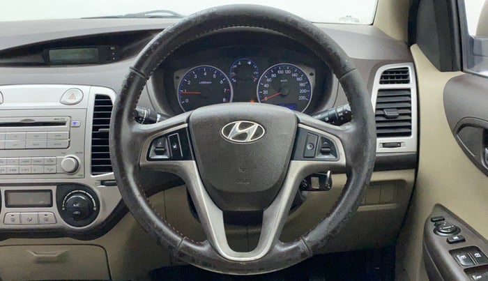 2011 Hyundai i20 SPORTZ 1.2, Petrol, Manual, 1,15,088 km, Steering Wheel Close Up