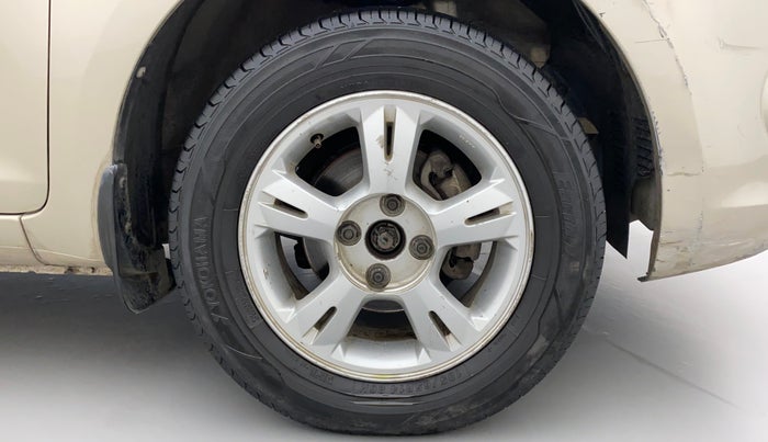 2011 Hyundai i20 SPORTZ 1.2, Petrol, Manual, 1,15,088 km, Right Front Wheel
