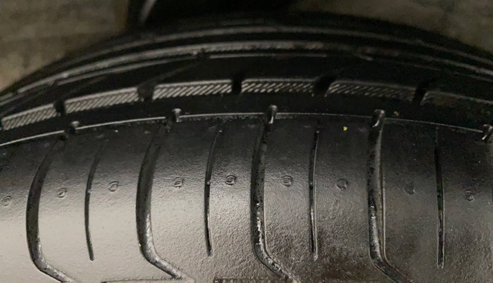 2011 Hyundai i20 SPORTZ 1.2, Petrol, Manual, 1,15,088 km, Left Rear Tyre Tread
