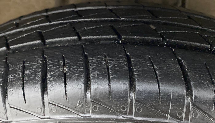 2019 Maruti Alto VXI, Petrol, Manual, 9,856 km, Right Front Tyre Tread