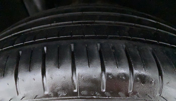 2016 Maruti Baleno ZETA 1.2 K12 CVT, Petrol, Automatic, 69,521 km, Left Front Tyre Tread