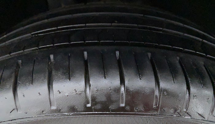 2016 Maruti Baleno ZETA 1.2 K12 CVT, Petrol, Automatic, 69,521 km, Left Rear Tyre Tread