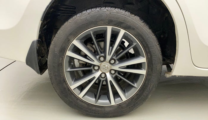 2018 Toyota Corolla Altis GL PETROL, Petrol, Manual, 97,088 km, Right Rear Wheel