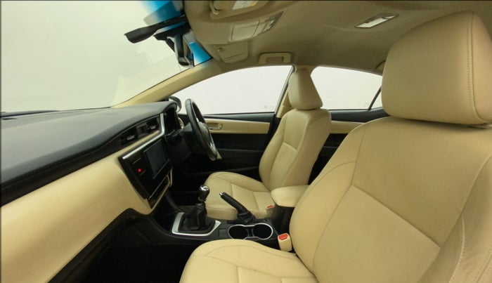2018 Toyota Corolla Altis GL PETROL, Petrol, Manual, 97,088 km, Right Side Front Door Cabin