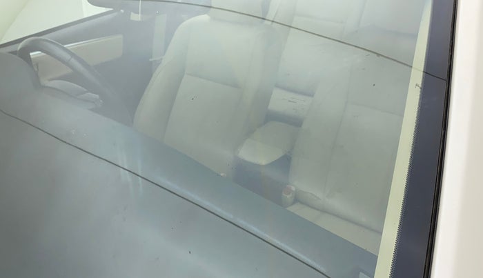 2018 Toyota Corolla Altis GL PETROL, Petrol, Manual, 97,088 km, Front windshield - Minor spot on windshield
