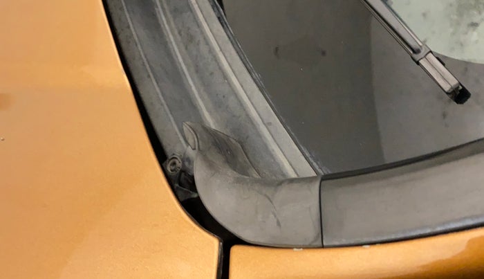 2017 Honda WR-V 1.5L I-DTEC VX MT, Diesel, Manual, 85,067 km, Bonnet (hood) - Cowl vent panel has minor damage