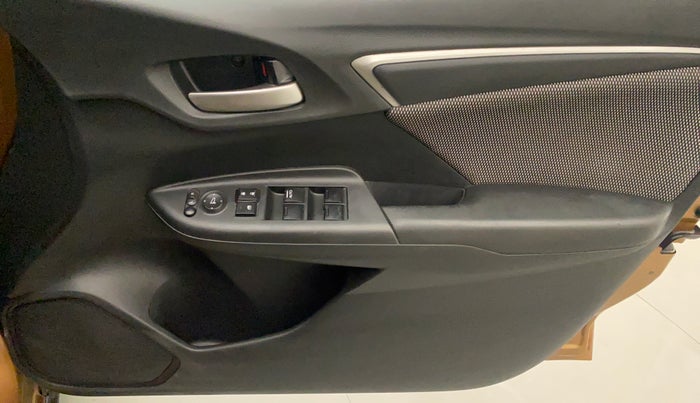2017 Honda WR-V 1.5L I-DTEC VX MT, Diesel, Manual, 85,067 km, Driver Side Door Panels Control