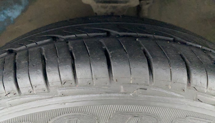 2016 Maruti Alto 800 LXI, Petrol, Manual, 61,606 km, Left Front Tyre Tread