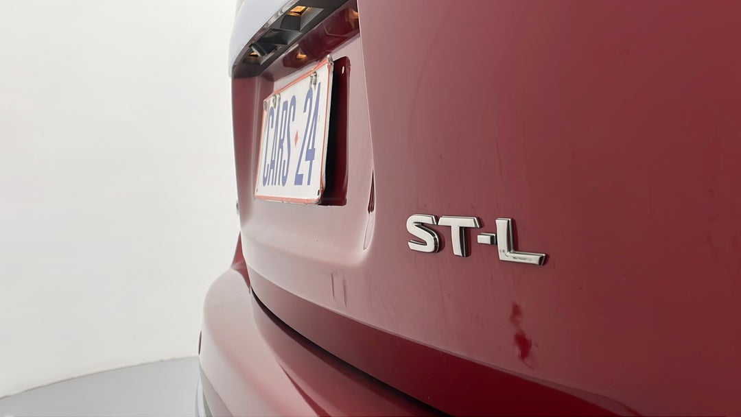 2014 Nissan Pathfinder St-l (4x2), Automatic, 83775 km, Badge (Boot Right Side)