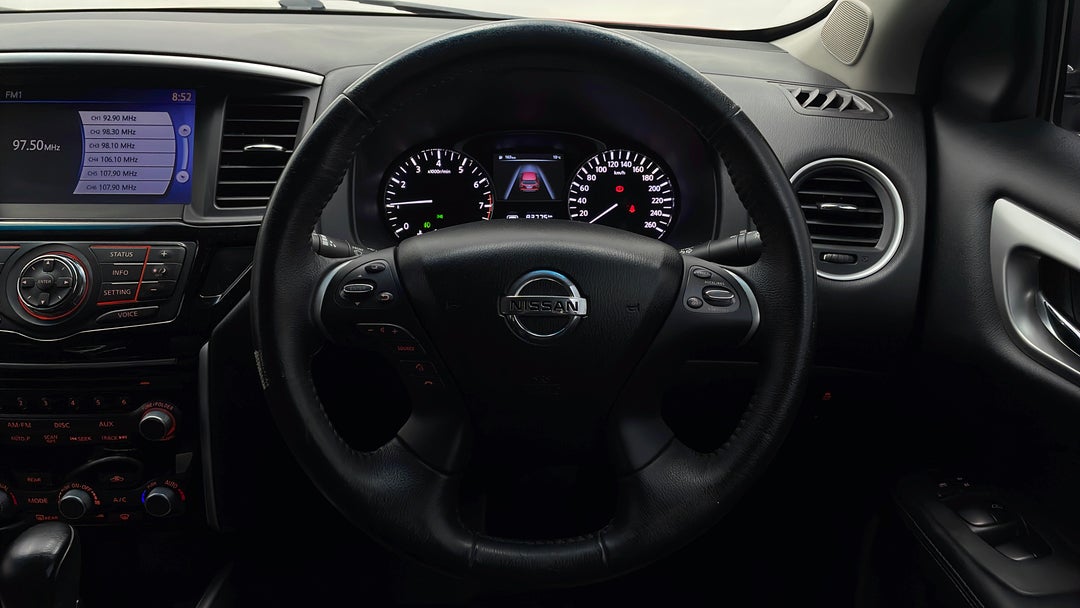 2014 Nissan Pathfinder St-l (4x2), Automatic, 83775 km, Steering Wheel Close-up