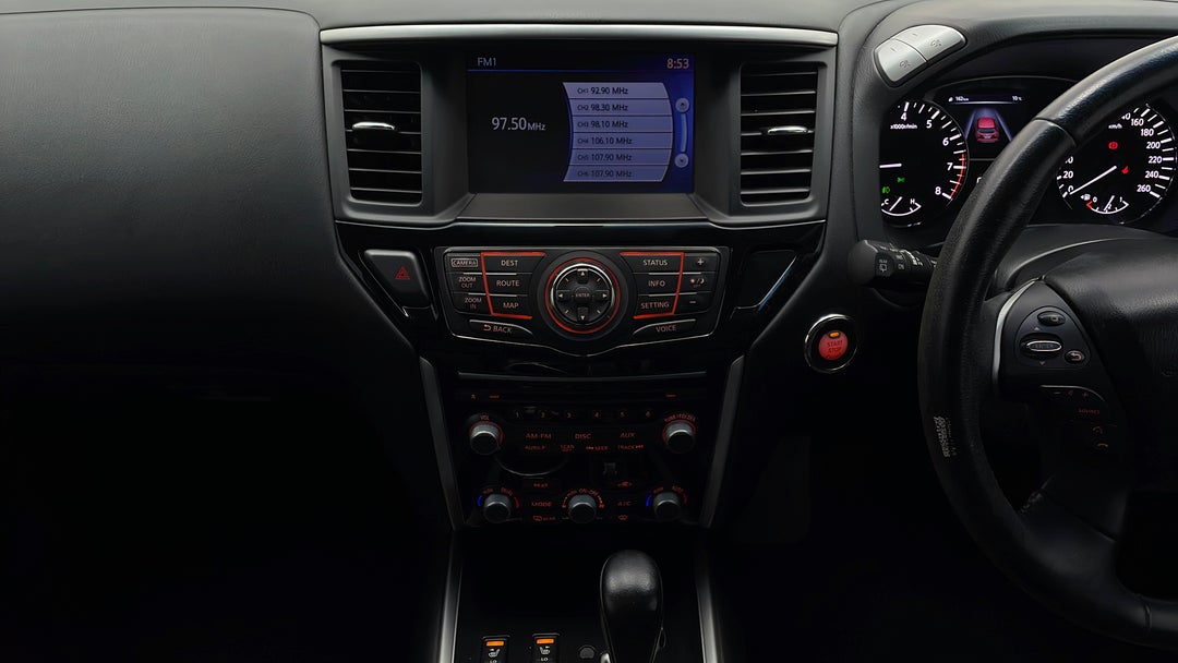 2014 Nissan Pathfinder St-l (4x2), Automatic, 83775 km, Center Console