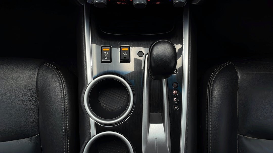 2014 Nissan Pathfinder St-l (4x2), Automatic, 83775 km, Gear Lever 