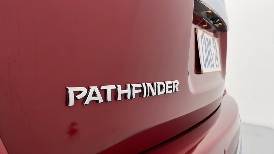 2014 Nissan Pathfinder St-l (4x2), Automatic, 83775 km, Badge (Boot Left Side)