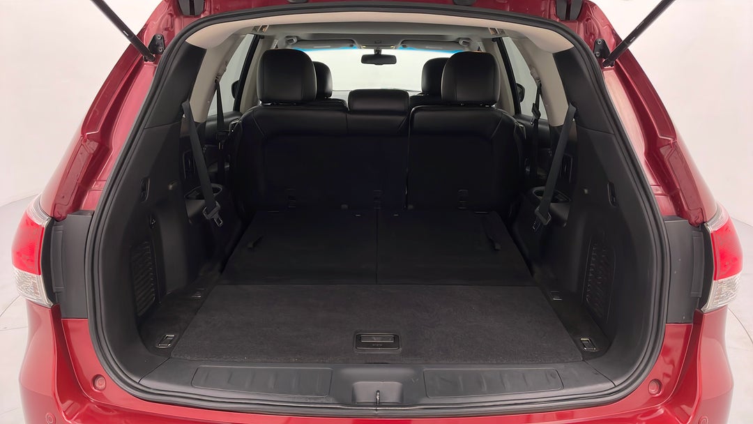 2014 Nissan Pathfinder St-l (4x2), Automatic, 83775 km, Boot Inside View
