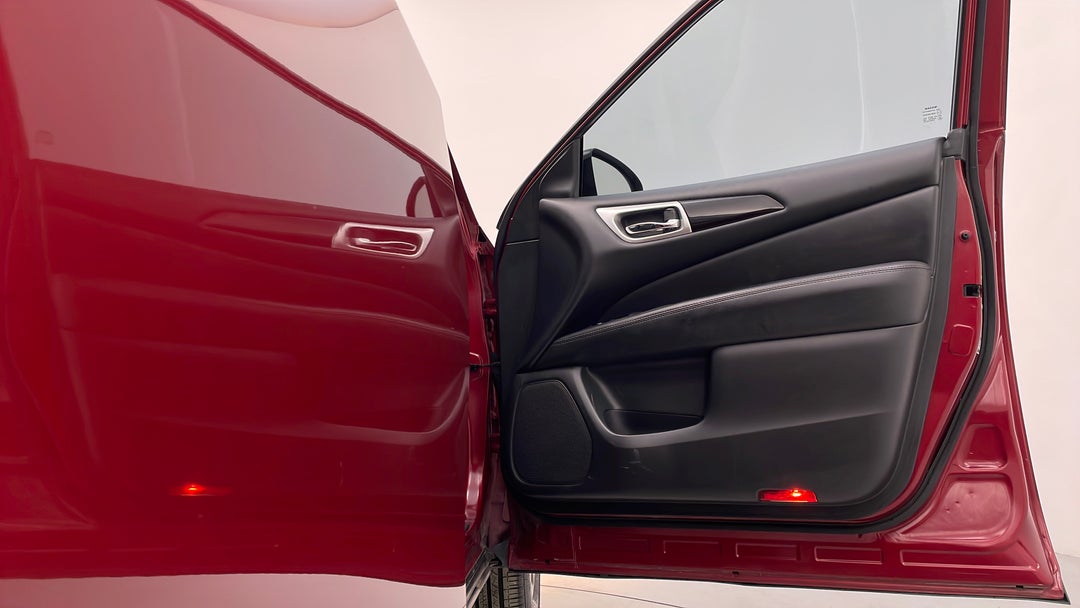 2014 Nissan Pathfinder St-l (4x2), Automatic, 83775 km, Speaker View