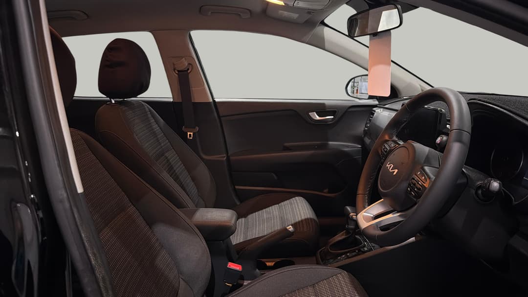 2022 Kia Stonic Sport, Automatic, 64964 km, Right Side Front Door Cabin View