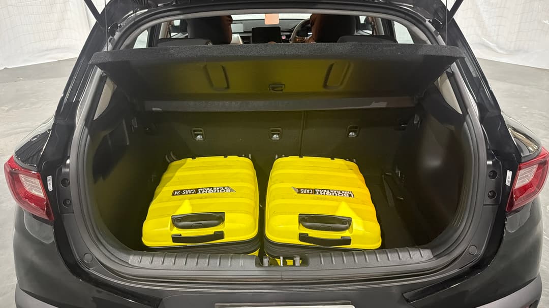 2022 Kia Stonic Sport, Automatic, 64964 km, Boot Inside View with Luggage