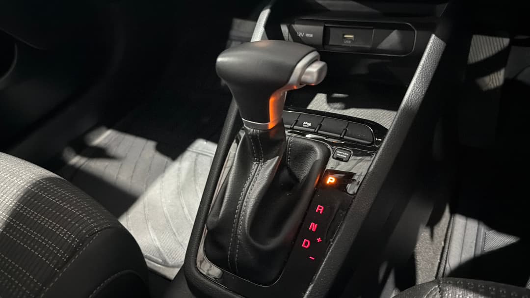 2022 Kia Stonic Sport, Automatic, 64964 km, Gear Lever 
