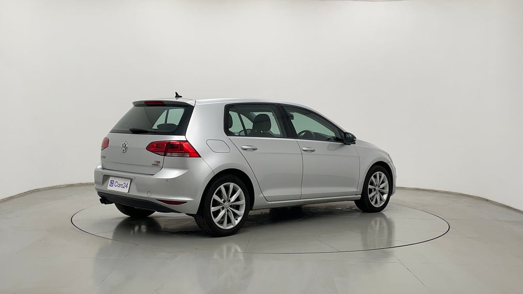 Right Back Diagonal (45- Degree) View