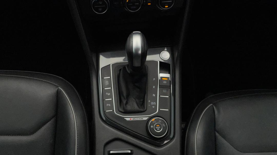 2020 Volkswagen Tiguan 162 Tsi Highline, Automatic, 98519 km, Gear Lever 