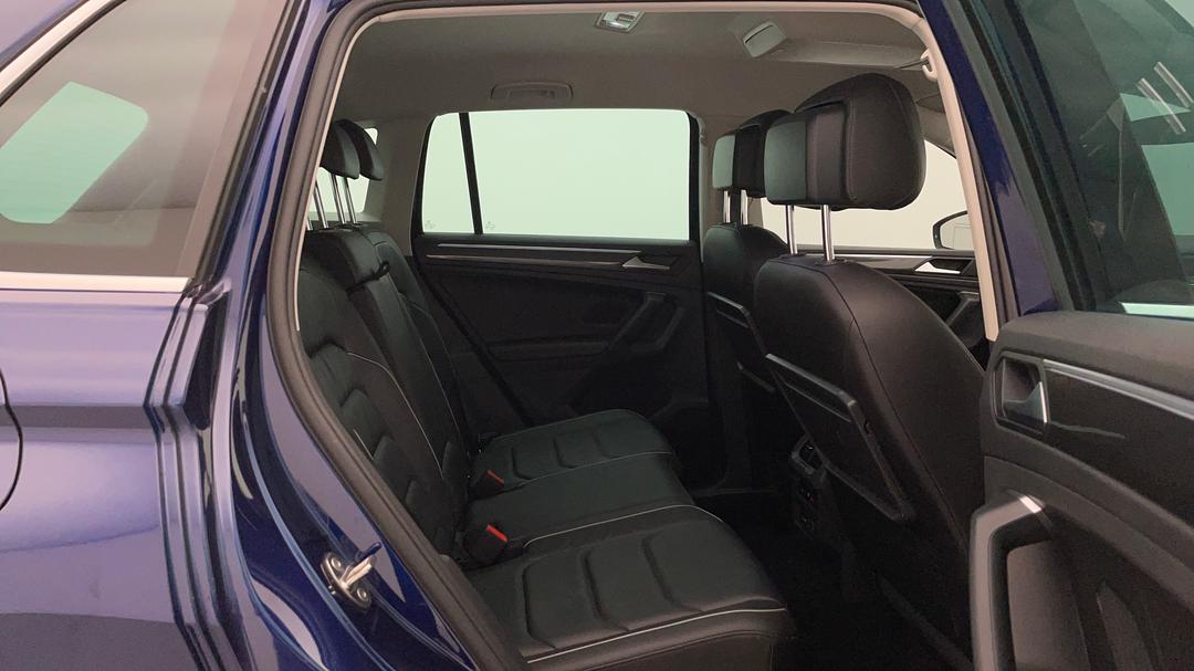 2020 Volkswagen Tiguan 162 Tsi Highline, Automatic, 98519 km, Right Side Rear Door Cabin View