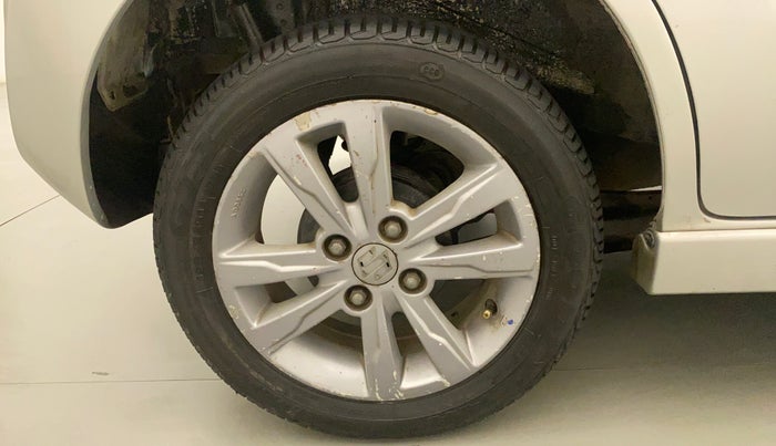 2013 Maruti Wagon R Stingray VXI, Petrol, Manual, 35,954 km, Right Rear Wheel